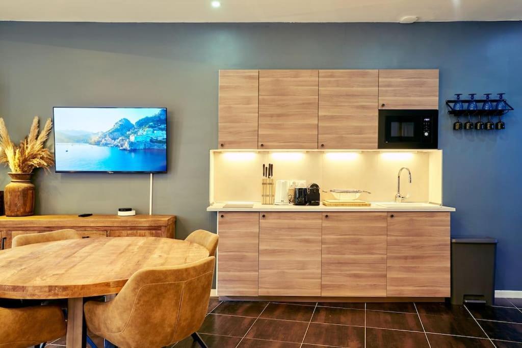 Versailles Jacuzzi - Sauna - Rdc 2 Esterno foto